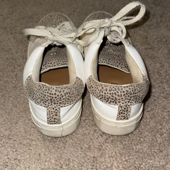 Universal Thread Sneakers - Picture 3 of 5